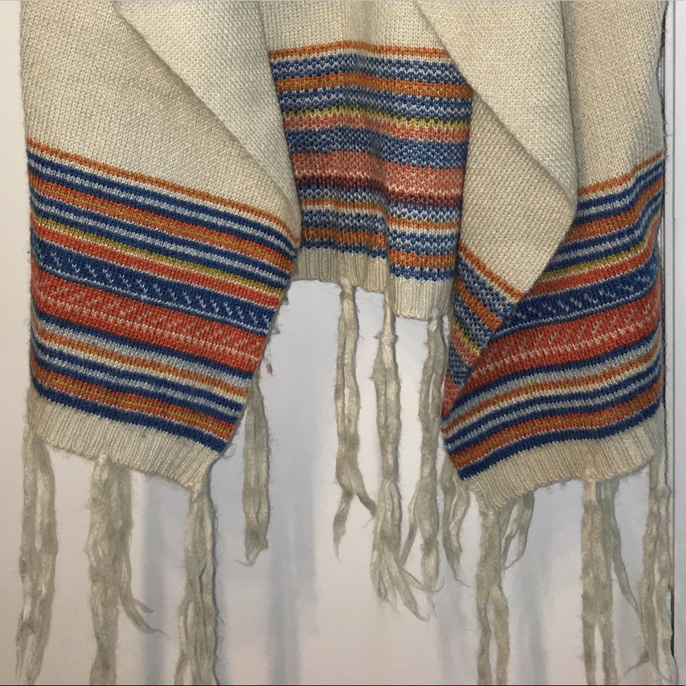 Sleeveless southwestern vest - Picture 2 of 2